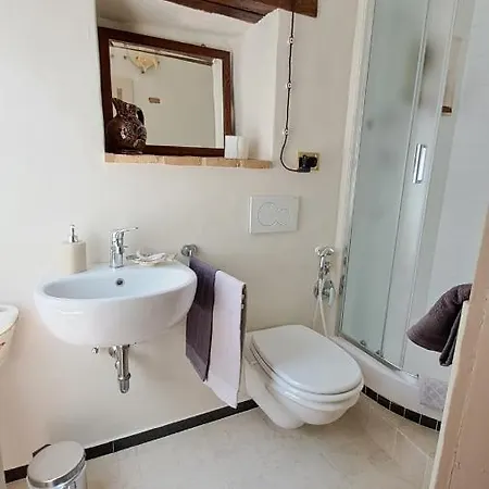 Volta בית הארחה 3*